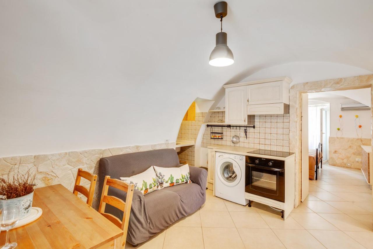 La Chicca Historic Center Beautiful Flat Monopoli Exterior foto